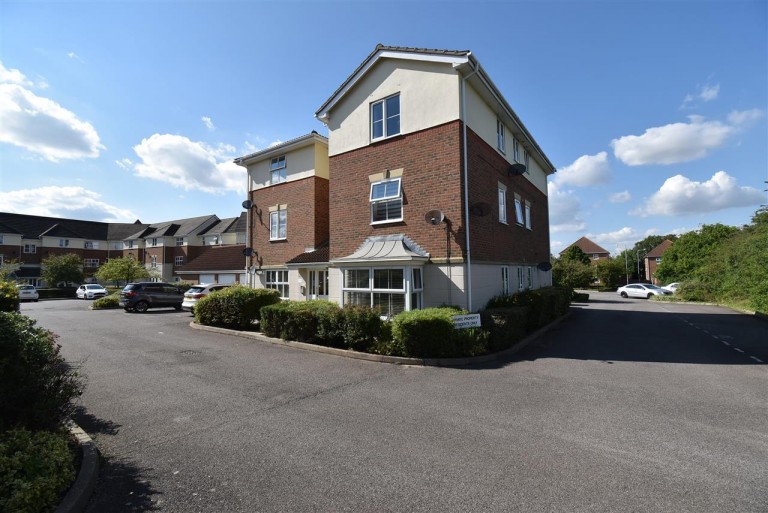 View Full Details for Merlin Close, Chafford Hundred