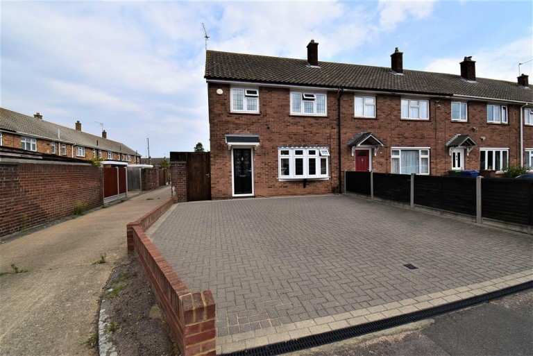 View Full Details for Halton Road, Chadwell St.Mary