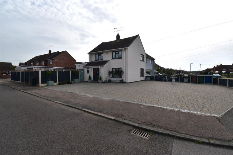 View Full Details for Seaborough Road, Chadwell St.Mary