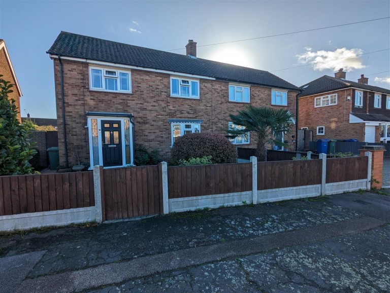View Full Details for Claudian Way, Chadwell St.Mary