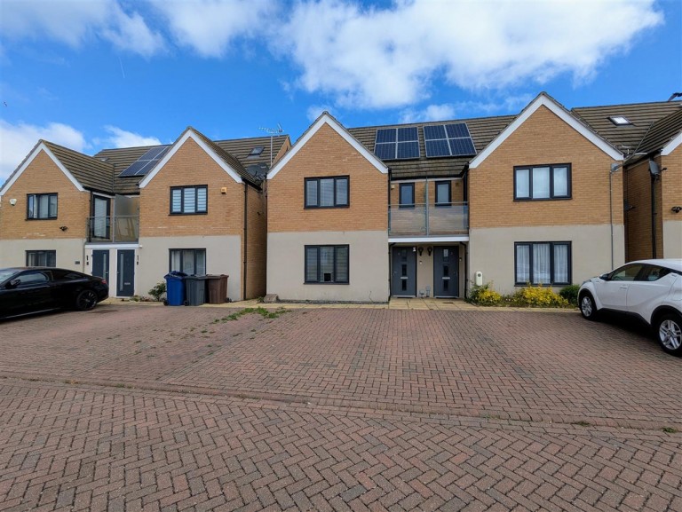 View Full Details for Sunliner Way, South Ockendon
