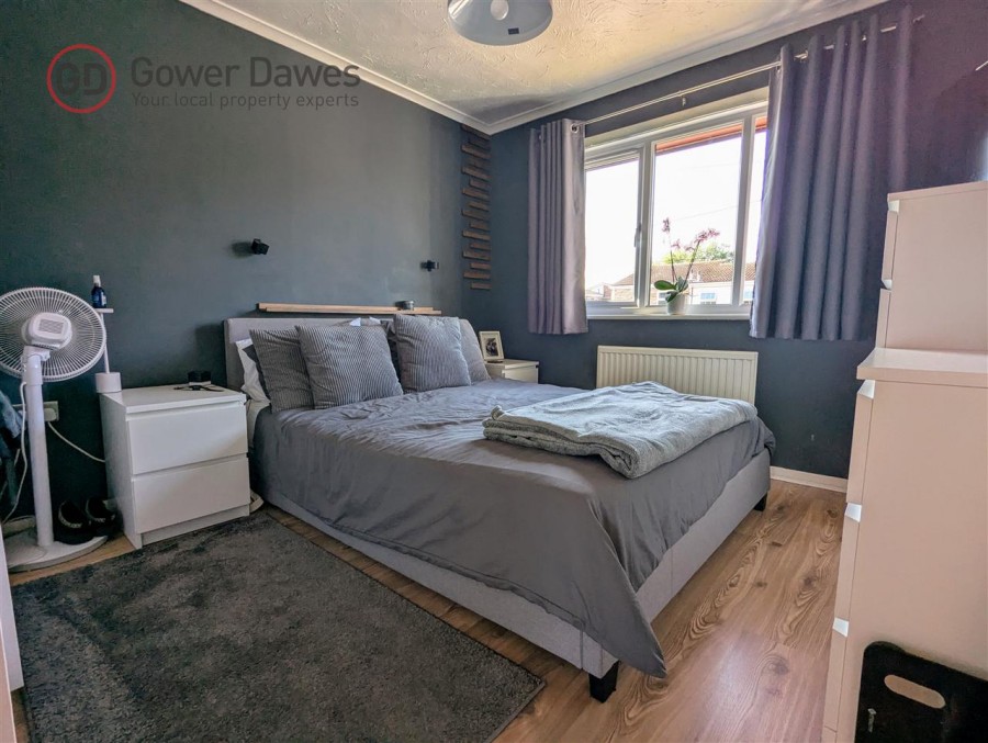 Images for Lower Crescent, Linford