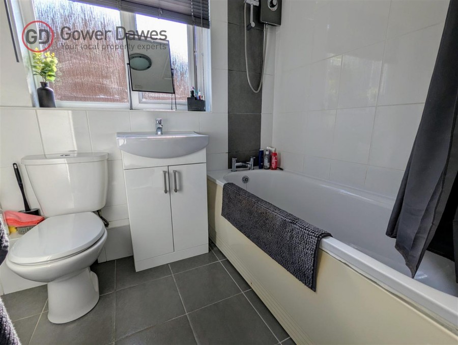 Images for Lower Crescent, Linford