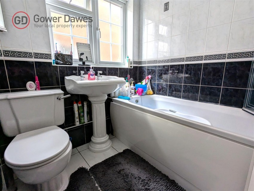 Images for Somerset Road, Linford
