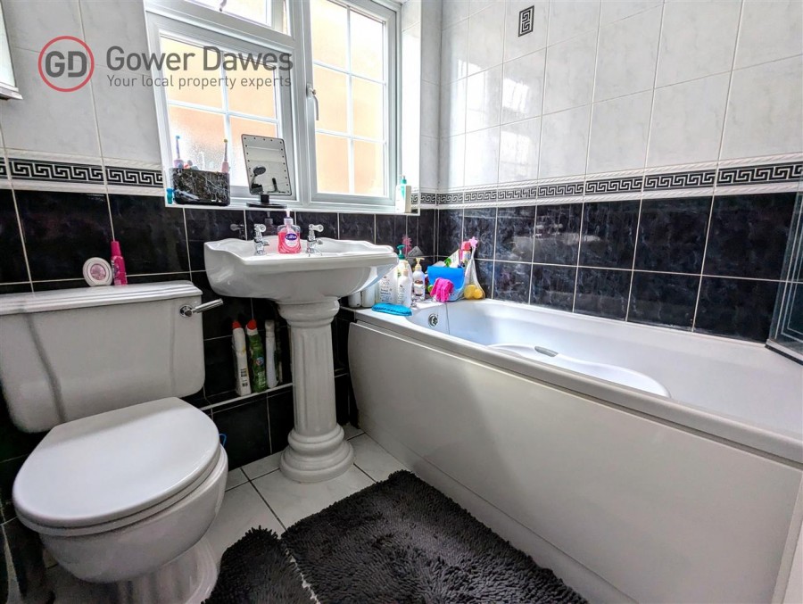 Images for Somerset Road, Linford