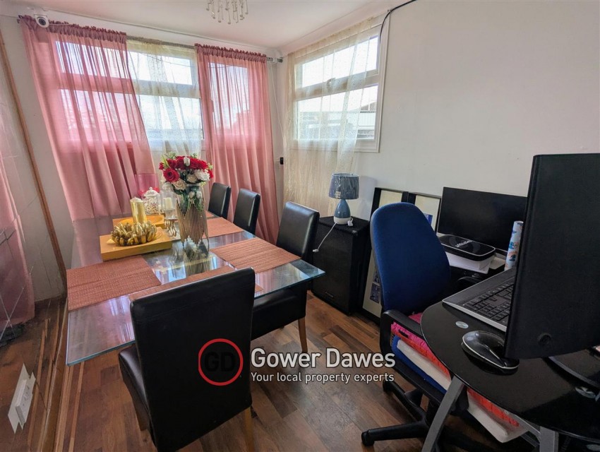 Images for Stenning Avenue, Linford